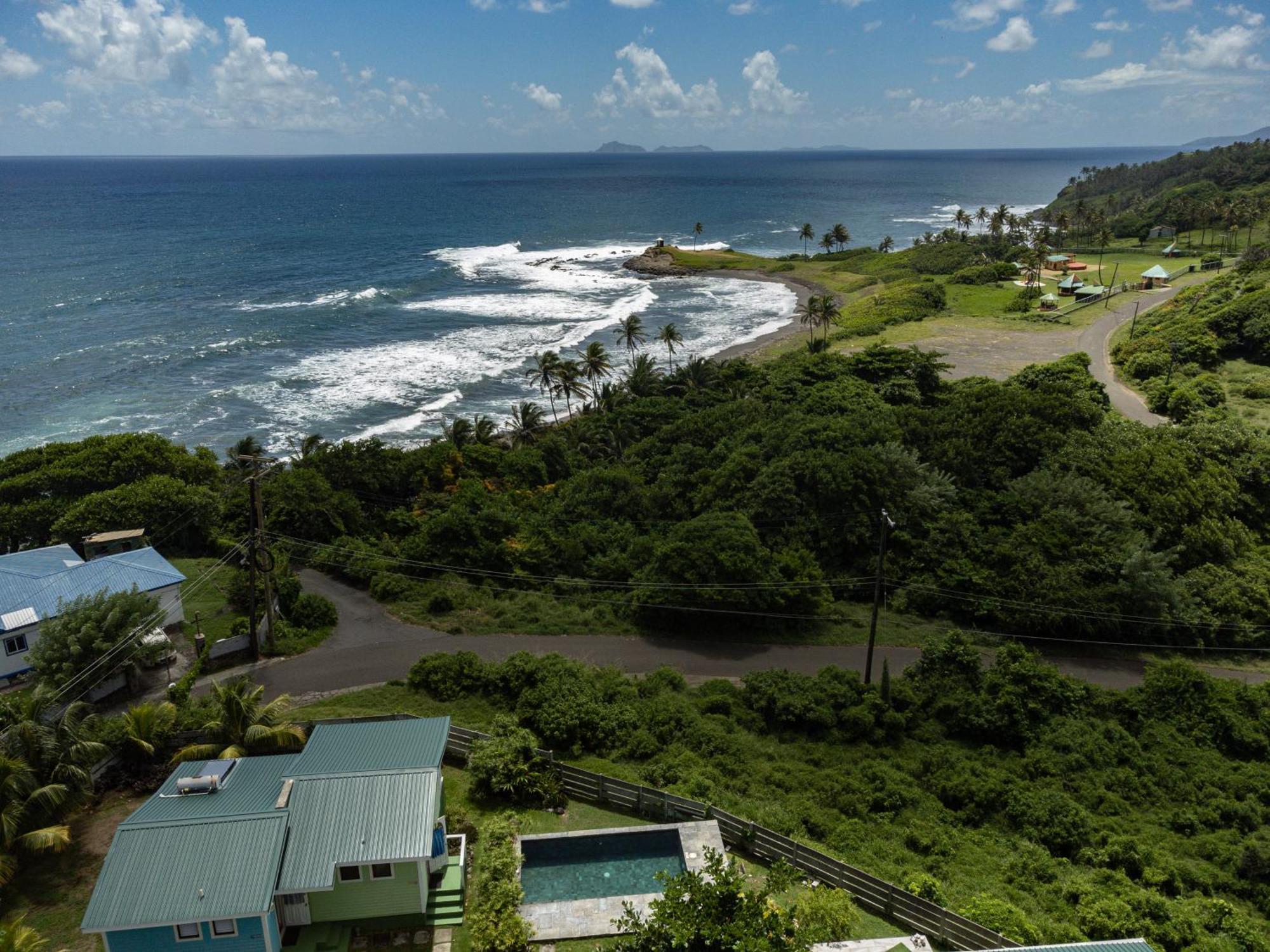 Waves Villa Guesthouse Kingstown Extérieur photo